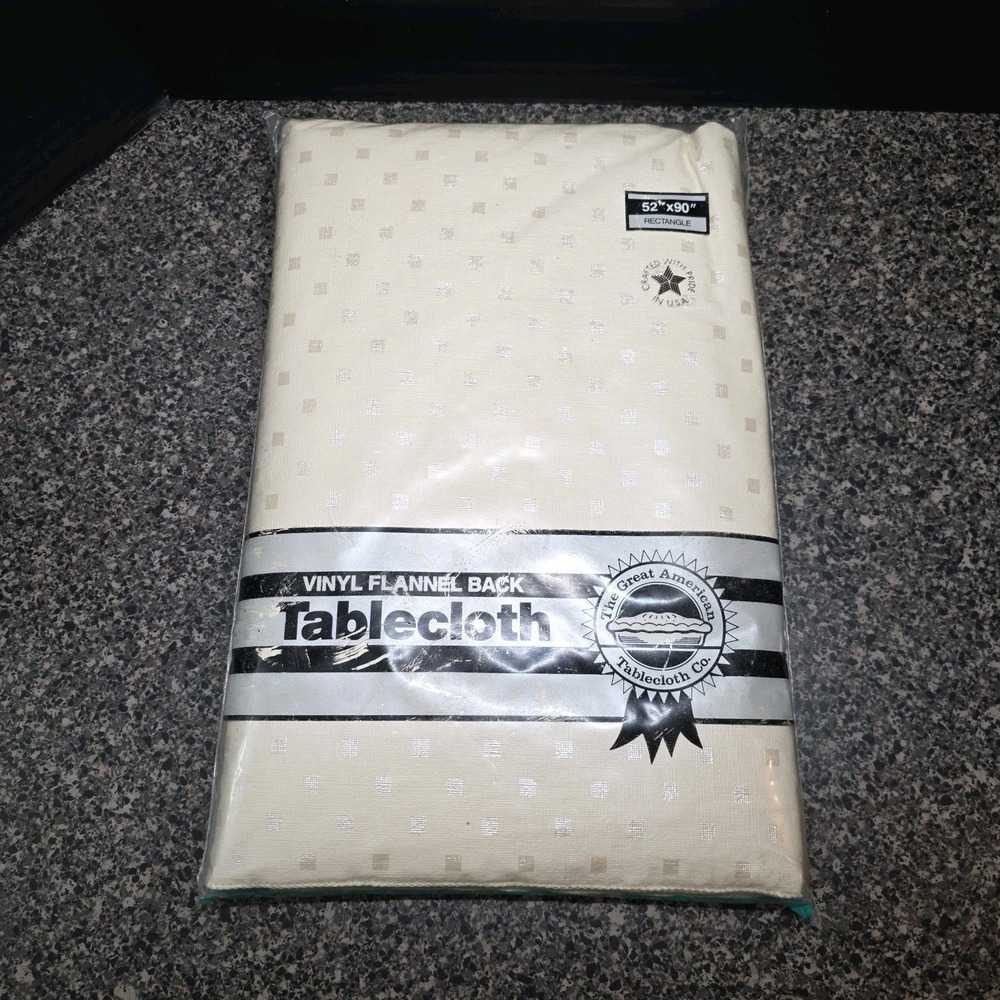 Vintage NOS The Great American Tablecloth Co Vinyl Flannel Back Tablecloth 52x90